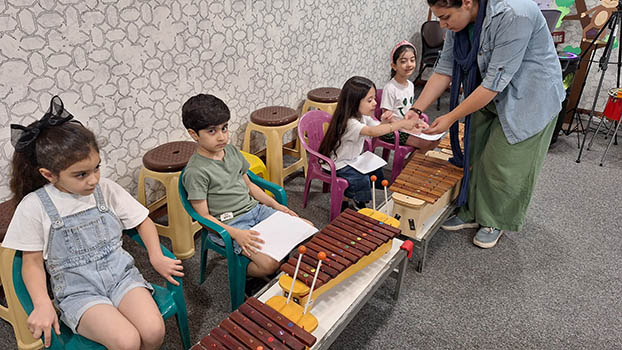 کلاس موسیقی کودکان آموزشگاه سارنگ